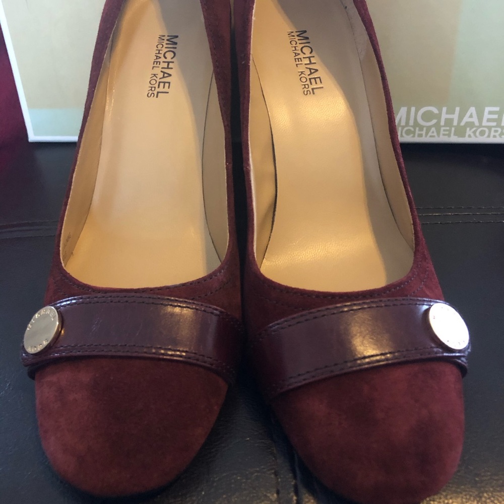 Michael Kors pump